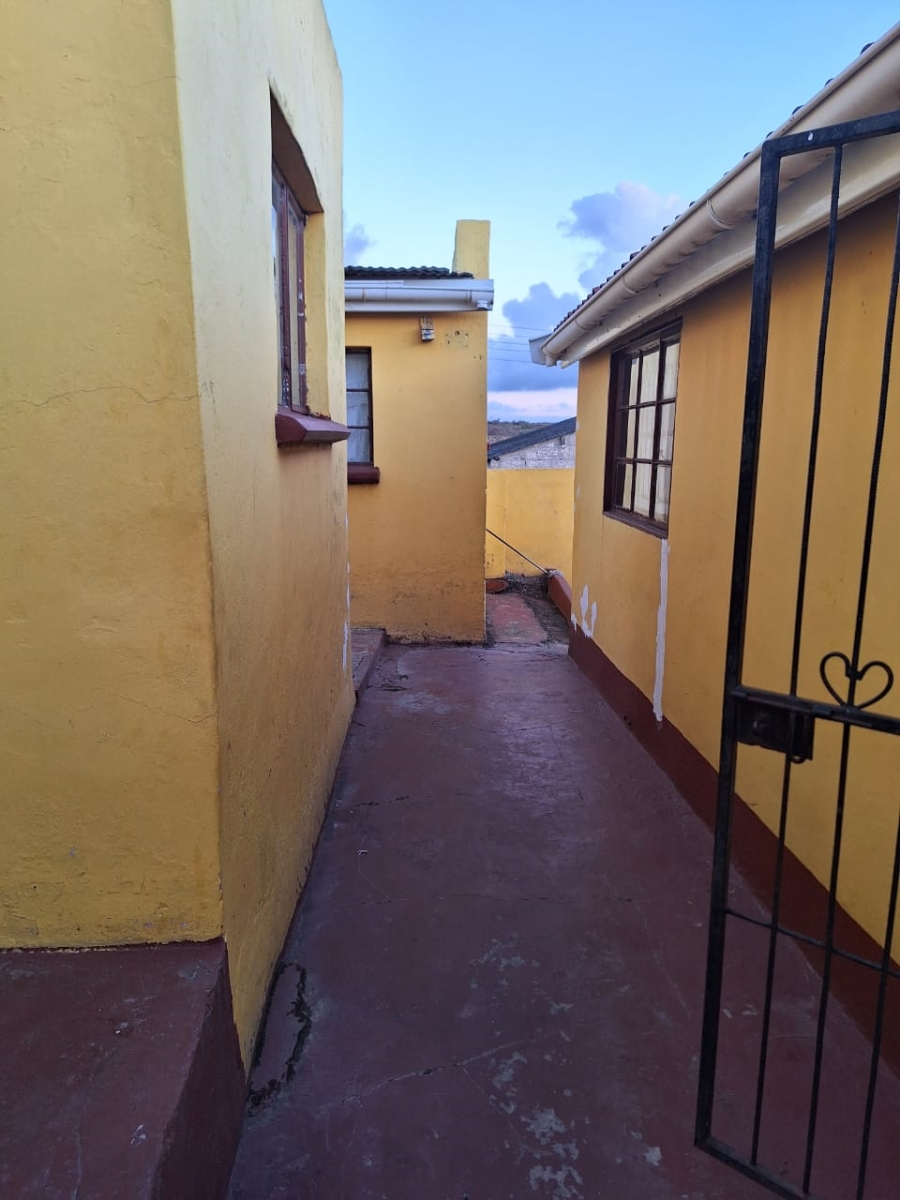 5 Bedroom Property for Sale in Mdantsane Nu 2 Eastern Cape